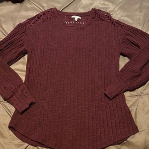 Adorable Lacey shirt / sweater-ish!!   Size med Maurice’s!